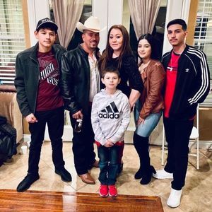 Meet your Posher, Mikel